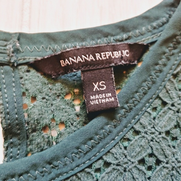 🌵Hunter green Banana Republic tank size XS🌵 - Picture 3 of 6